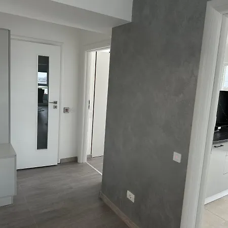 Fabulous Penthouse Lakeview W20 *