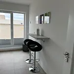 Fabulous Penthouse Lakeview W20 Apartment
