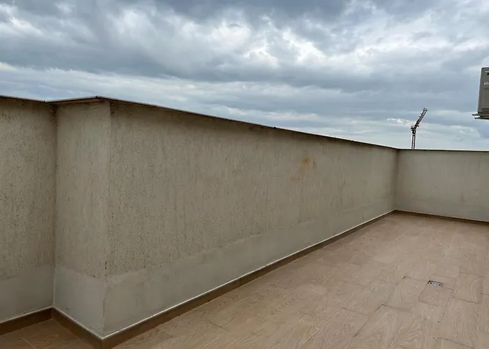 Fabulous Penthouse Lakeview W20 شقة *