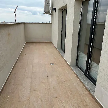 Fabulous Penthouse Lakeview W20 דירה *