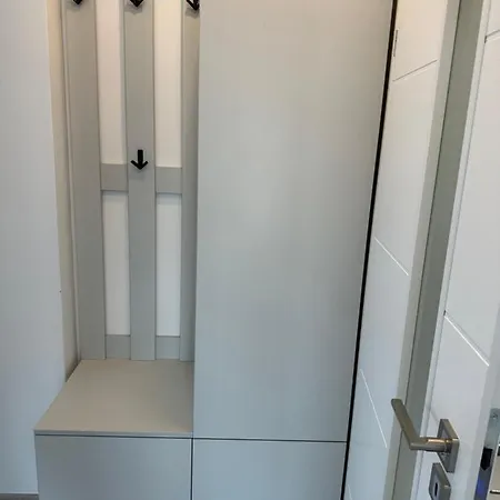 דירה Fabulous Penthouse Lakeview W20 בוקרשט