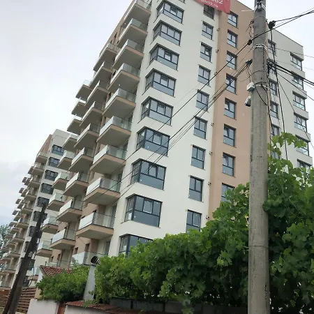 Fabulous Penthouse Lakeview W20 *